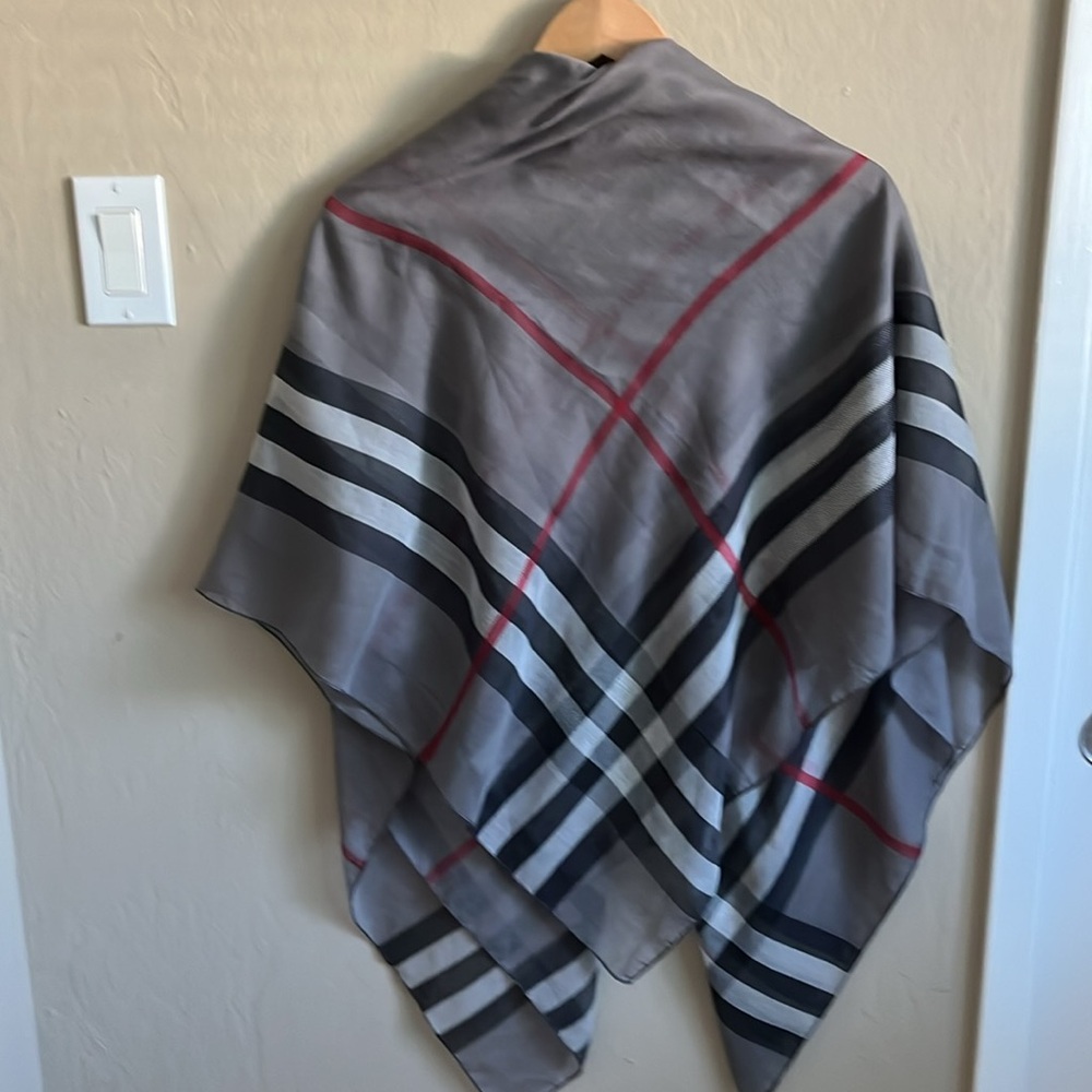 Checkered Scarf - Picture 3 of 4